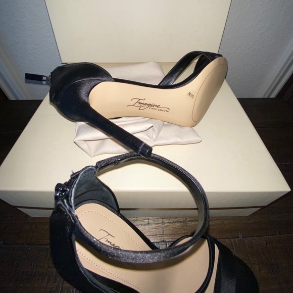 NEW Vince Camuto satin size 7 - Picture 4 of 5